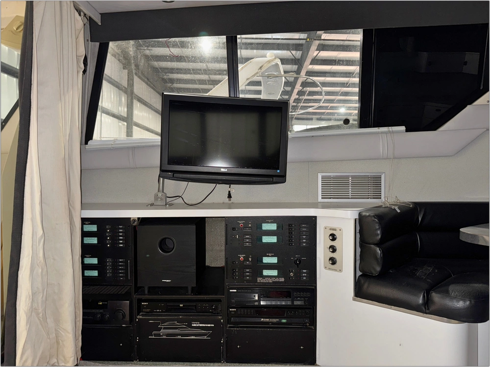 1989 Mainship Motor Yachts Mediterranean 35 No Luxury Tax* alt