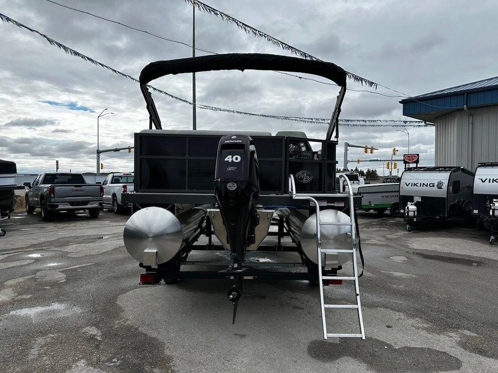 2025 Montego Bay 8518 Deluxe Cruising alt