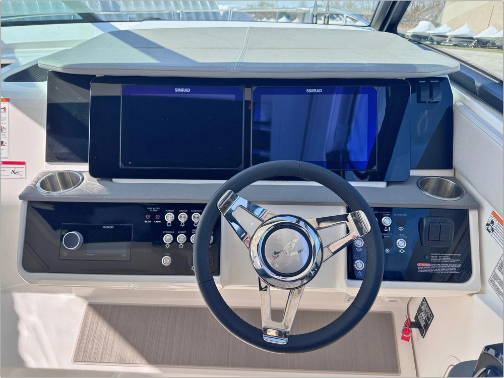 2025 Sea Ray Sundancer 320 alt