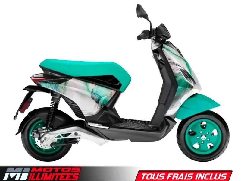 2022 Piaggio 1 Active Feng Chen Wang