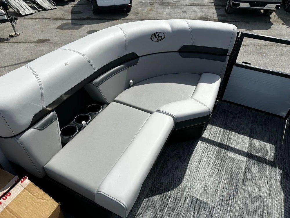2025 Montego Bay 8520 Deluxe Cruising Pontoon alt