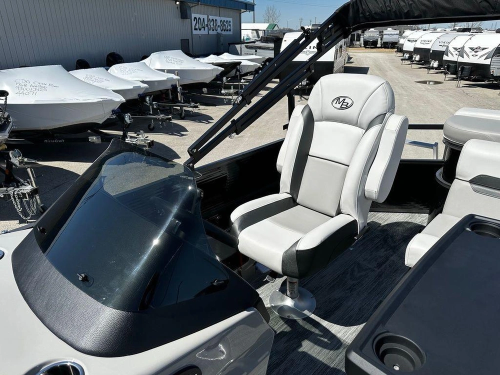 2025 Montego Bay 8520 Deluxe Cruising Pontoon alt