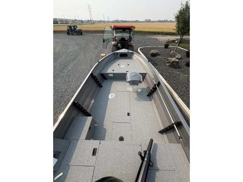 Crestliner 1650 KODIAK TILLER - Silver Metallic 2025