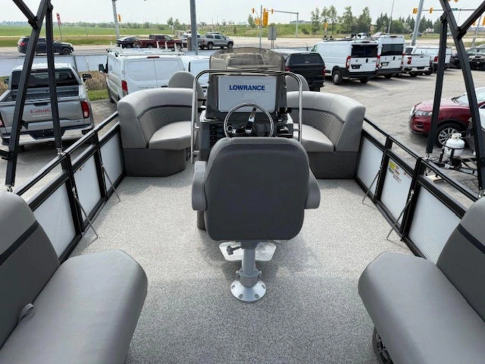 2023 Angler Qwest 8522 All Sport 2-tube alt