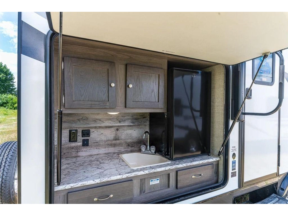 2025 Gulf Stream 28crb alt