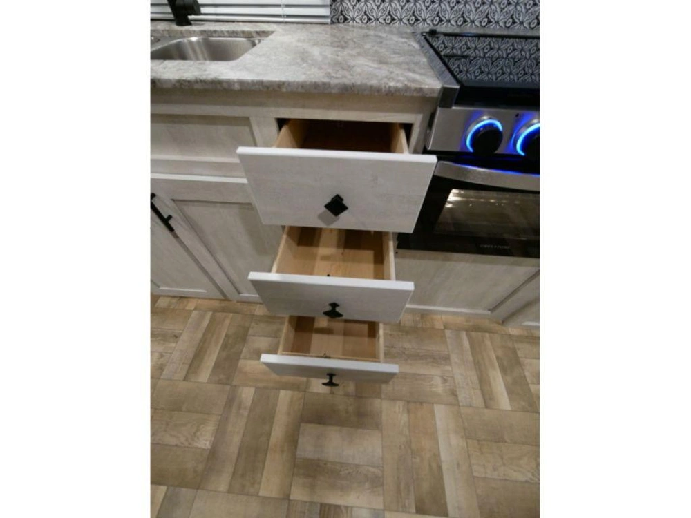 2022 Shasta 25rb alt