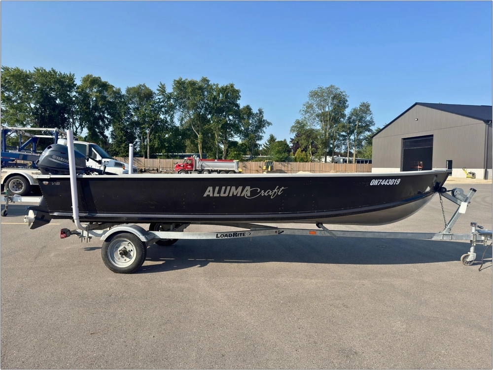 2021 Alumacraft V-16 alt