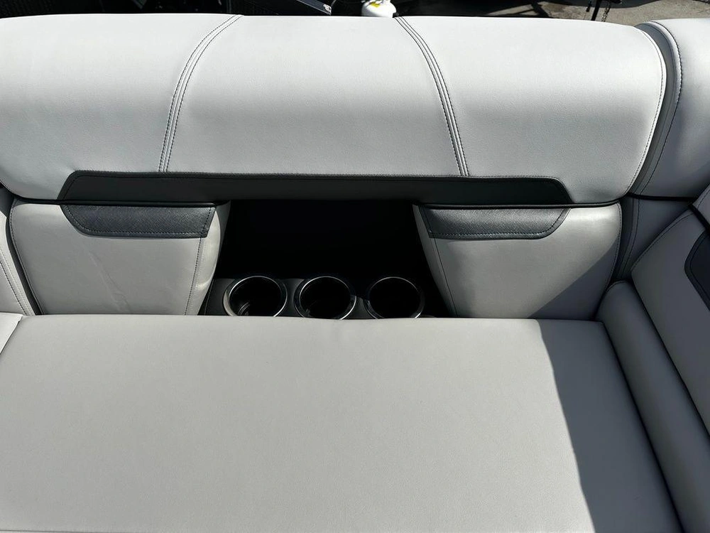 2025 Montego Bay 8520 Deluxe Cruising Pontoon alt