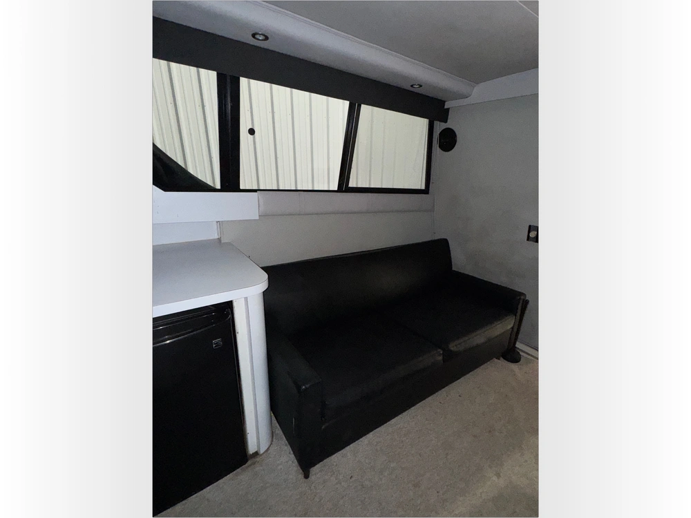 1989 Mainship Motor Yachts Mediterranean 35 No Luxury Tax* alt