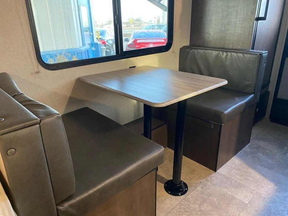 2023 Sunset Park Rv 16bh alt
