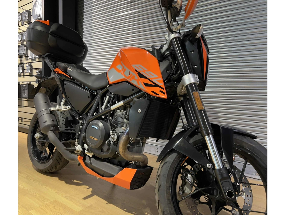 Ktm 690 Duke 2017 alt
