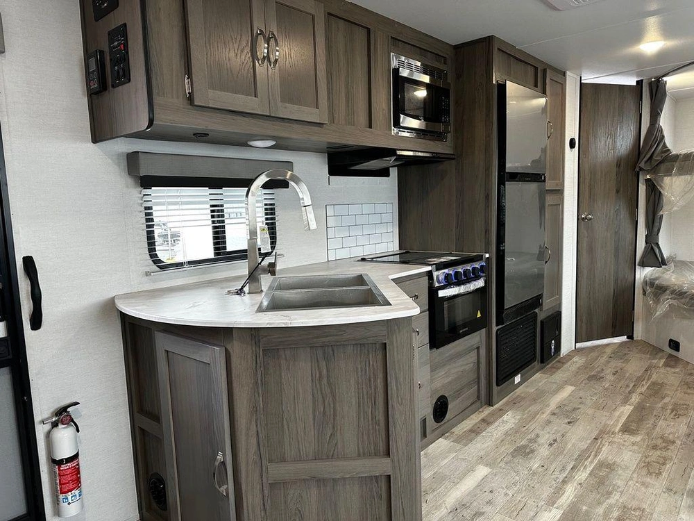 2025 Gulf Stream Envision 28bbs