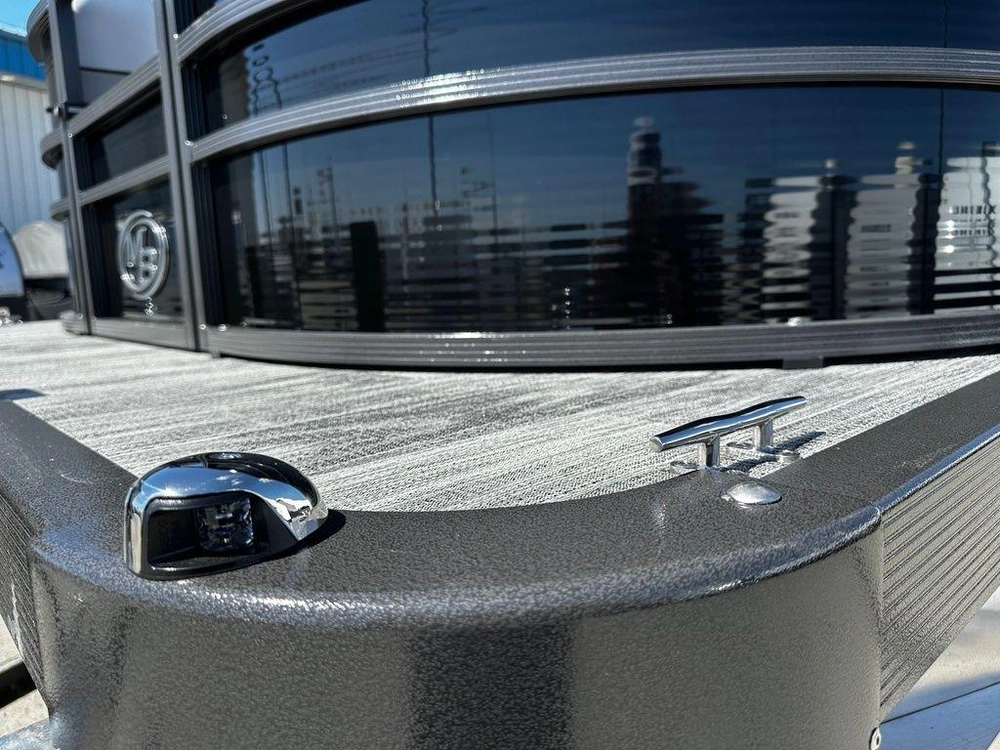 2025 Montego Bay 8520 Deluxe Cruising Pontoon alt