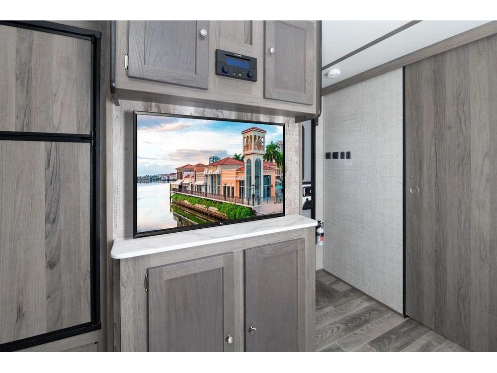 2025 Gulf Stream 28crb alt