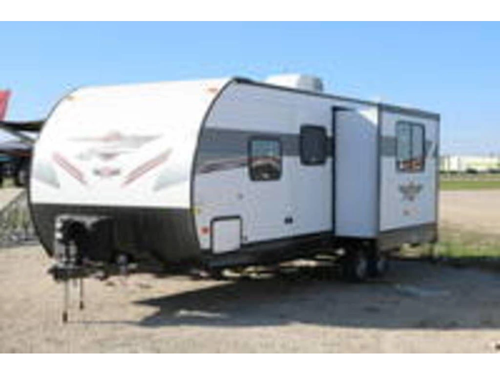 2022 Shasta 25rb alt