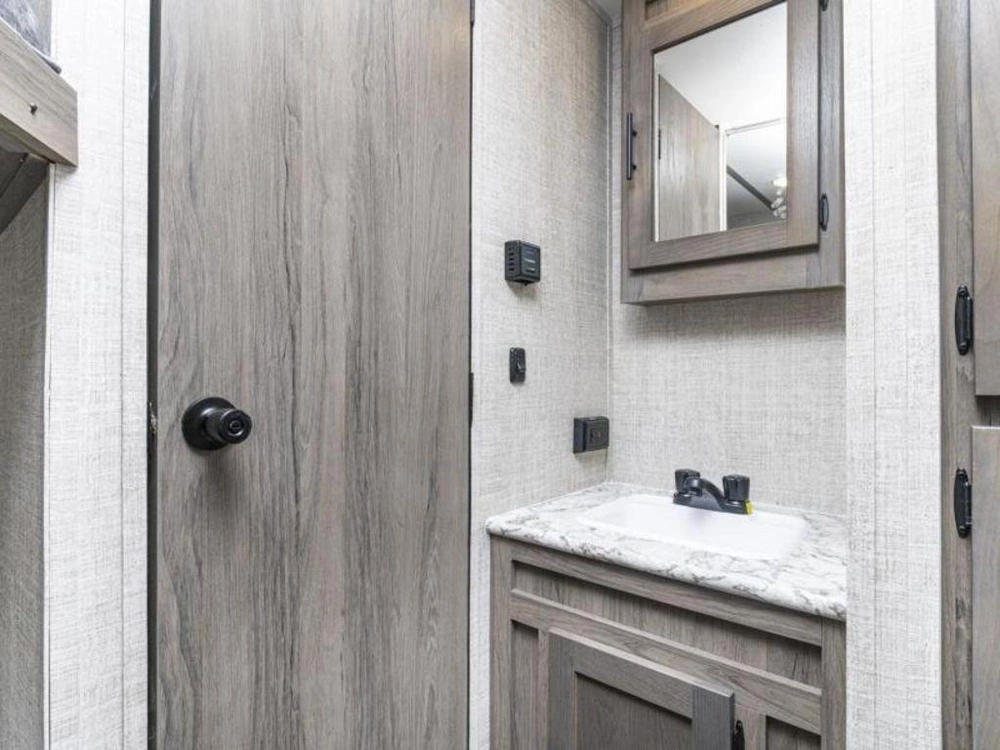 2025 Gulf Stream 248bh alt