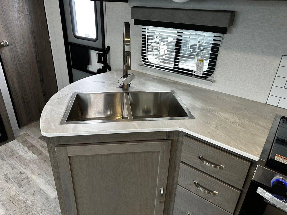 2025 Gulf Stream Envision 28bbs