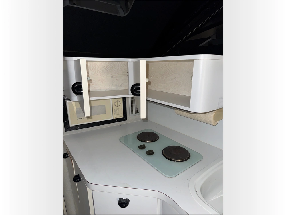 1989 Mainship Motor Yachts Mediterranean 35 No Luxury Tax* alt