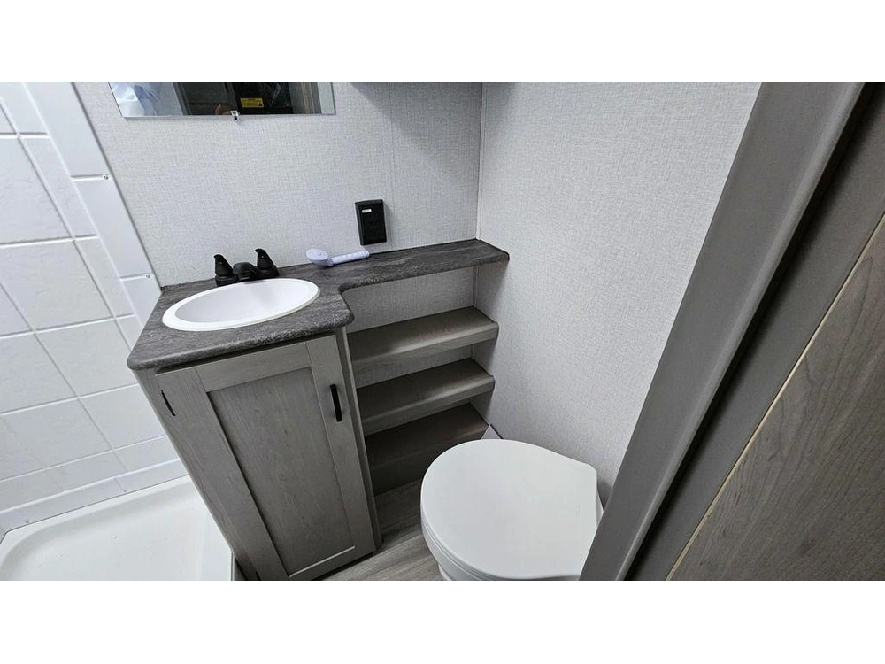 2023 Coachmen 252dbus alt