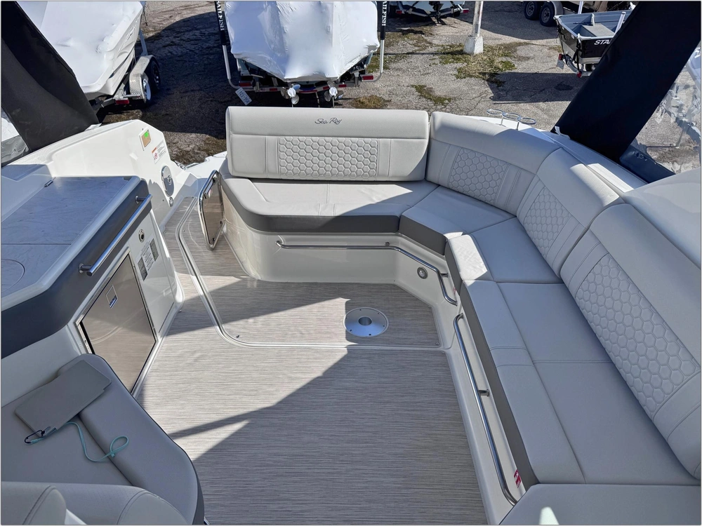 2025 Sea Ray Sundancer 320 alt