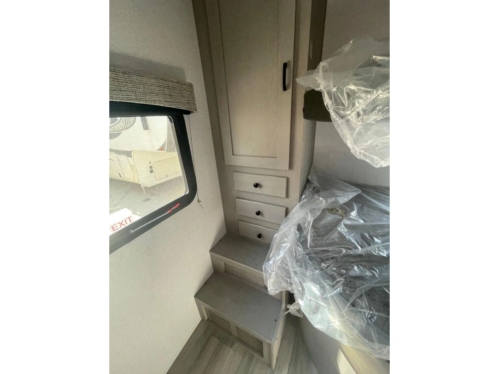 2023 Coachmen 252dbus alt