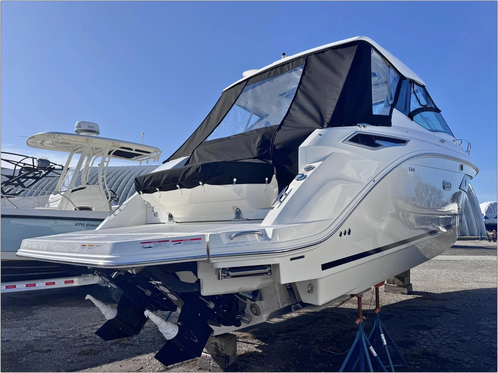 2025 Sea Ray Sundancer 320 alt