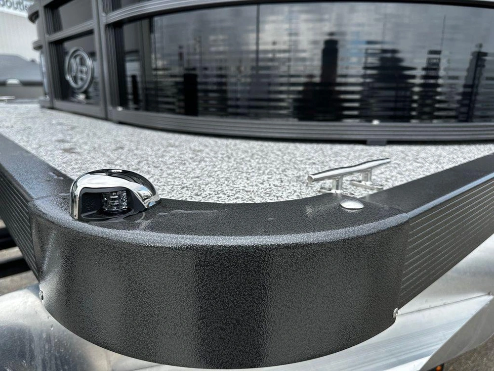 2025 Montego Bay 8518 Deluxe Cruising alt