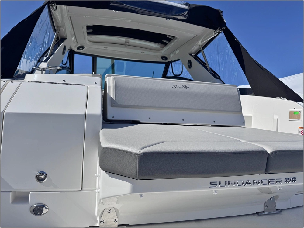 2025 Sea Ray Sundancer 320 alt