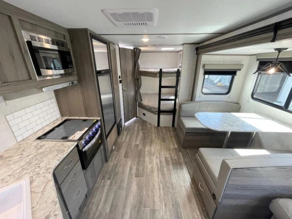 2025 Gulf Stream 28bbs alt