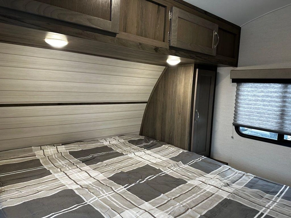 2025 Gulf Stream 28bbs alt