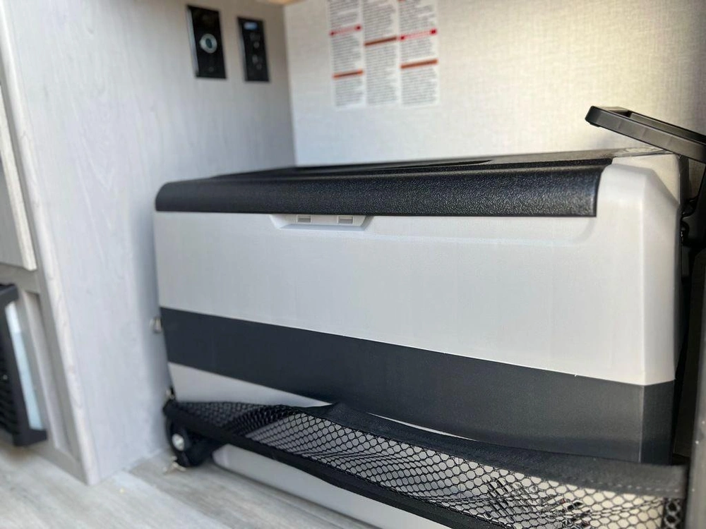 2023 Coachmen Express 9.0td alt