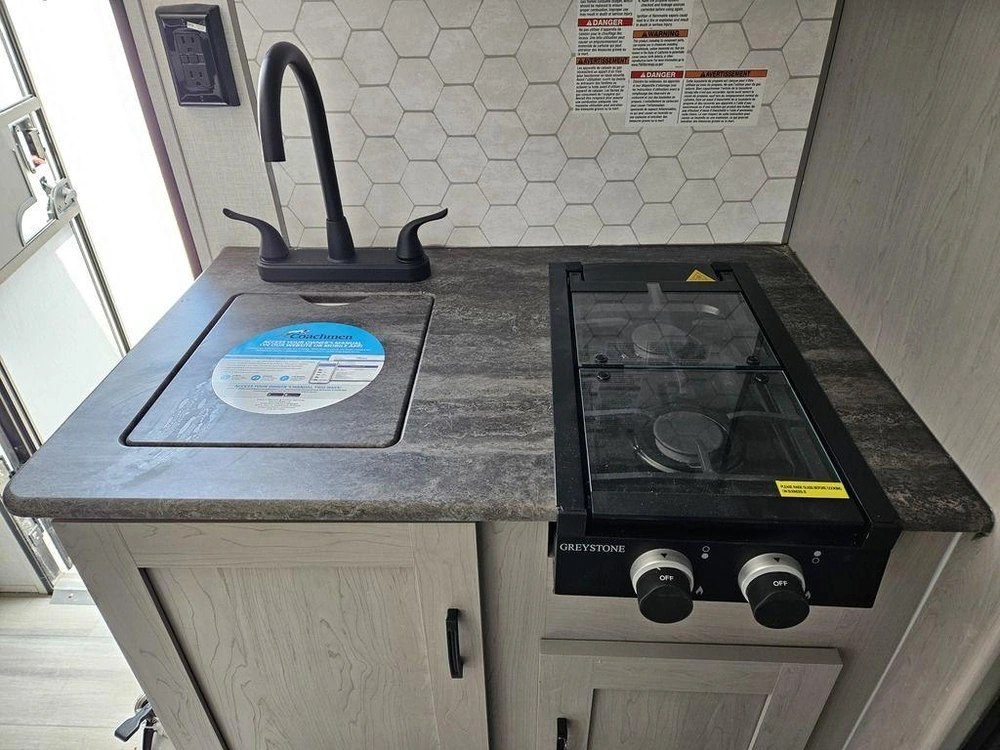 2023 Coachmen 17mbs alt