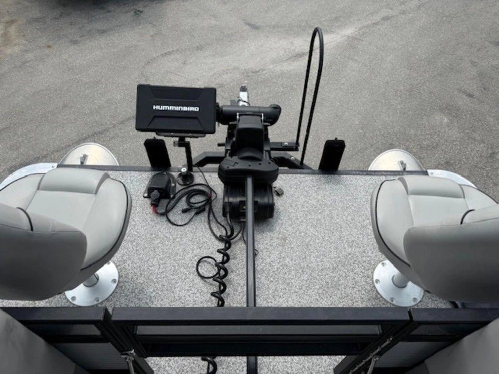 2023 Angler Qwest 8522 All Sport 2-tube alt