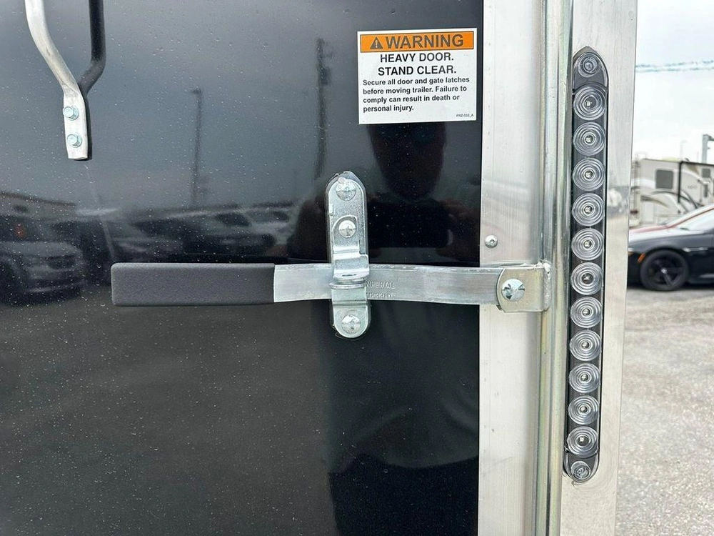 2024 Continental Cargo V Series 6'x10' alt