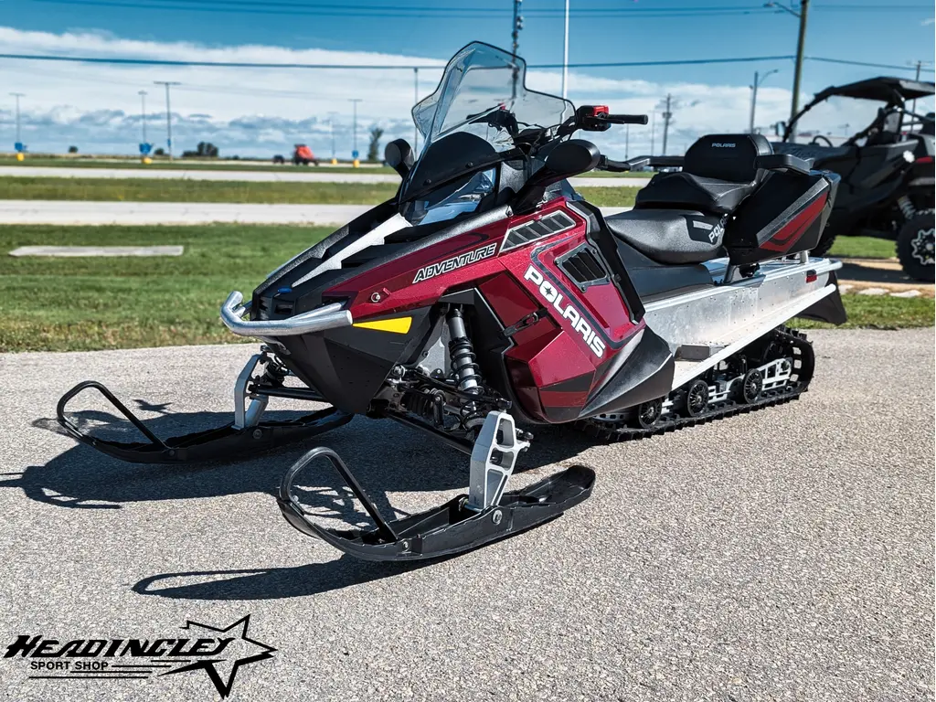 2022 Polaris 550 Indy Adventure 144 // Burgundy