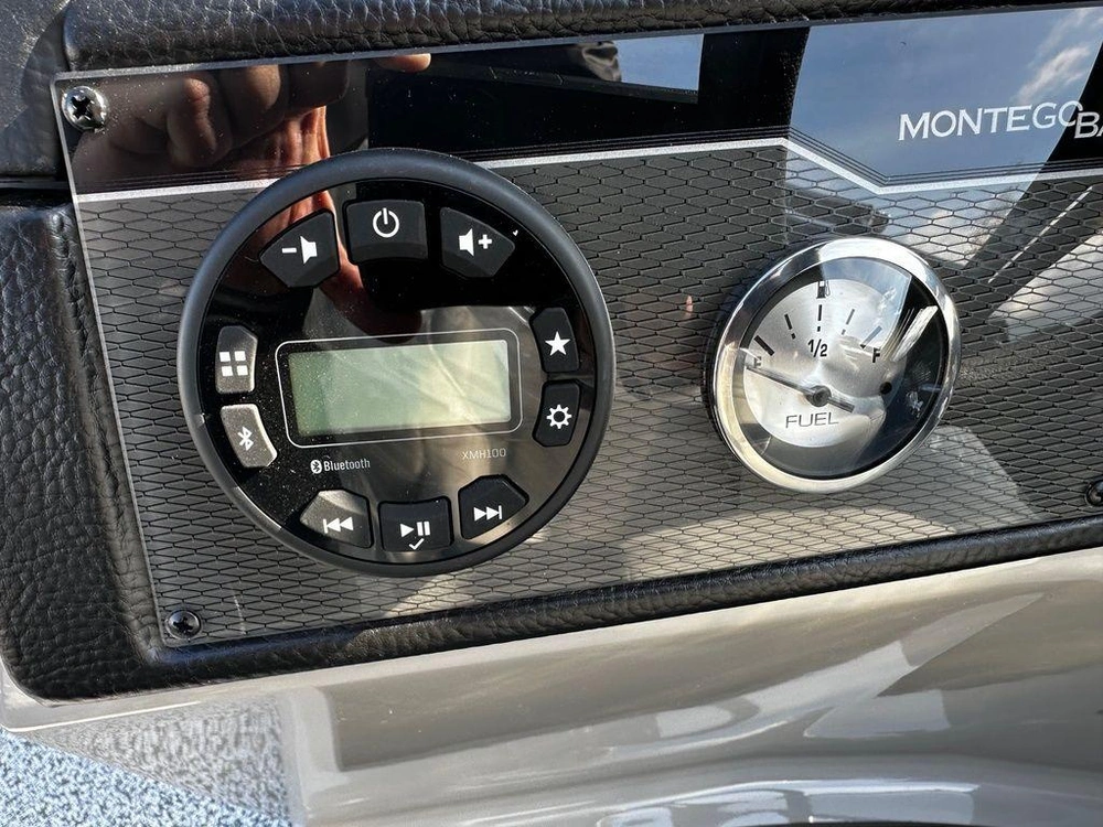 2025 Montego Bay 8518 Deluxe Cruising alt