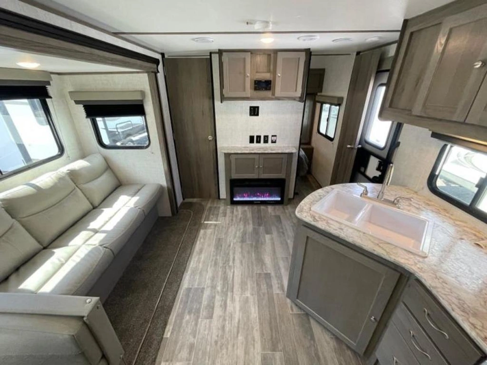 2025 Gulf Stream 28bbs alt