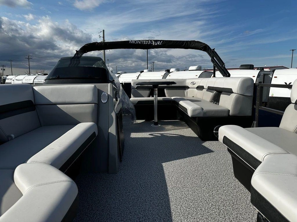 2025 Montego Bay 8518 Deluxe Cruising alt