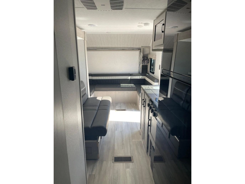 2023 Coachmen 252dbus alt