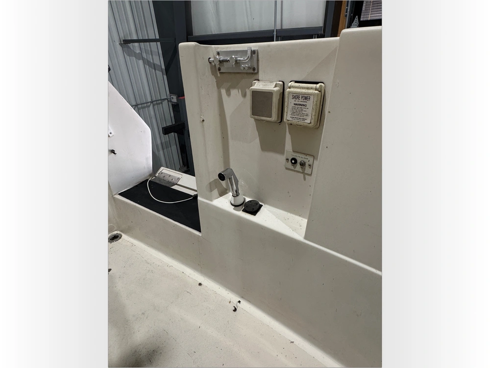 1989 Mainship Motor Yachts Mediterranean 35 No Luxury Tax* alt