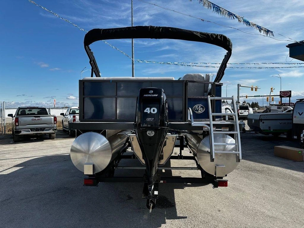 2025 Montego Bay 8518 Deluxe Cruising alt