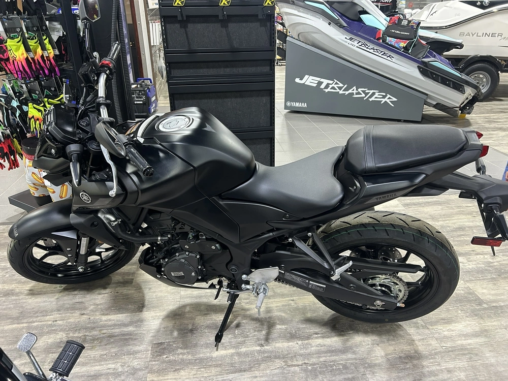 2025 Yamaha Mt-03 alt