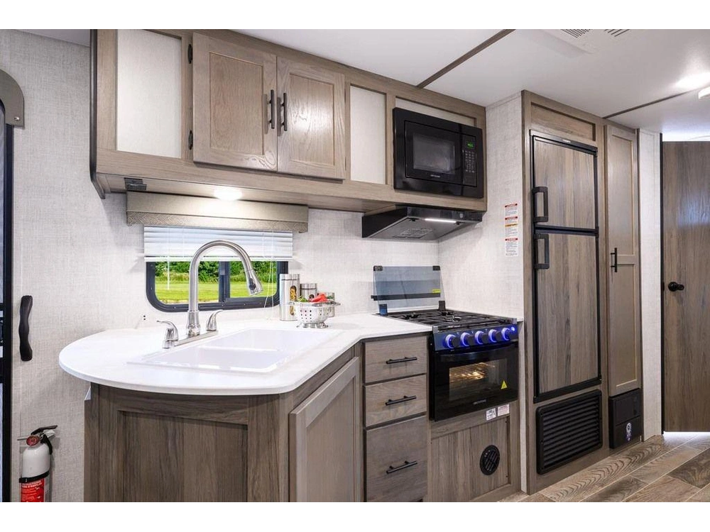 2025 Gulf Stream Envision 28bbs