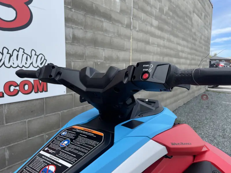 2025 Yamaha Jetblaster DLX 2-Up