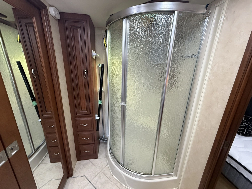 Entegra Coach Aspire 42rbq 2011 alt