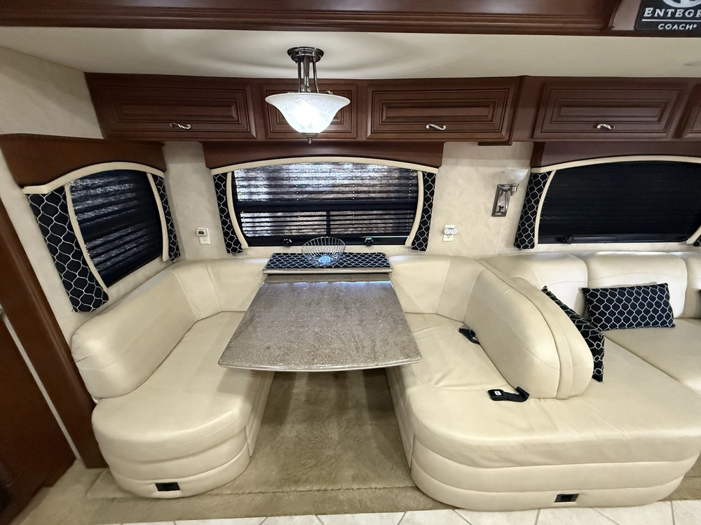 Entegra Coach Aspire 42rbq 2011 alt