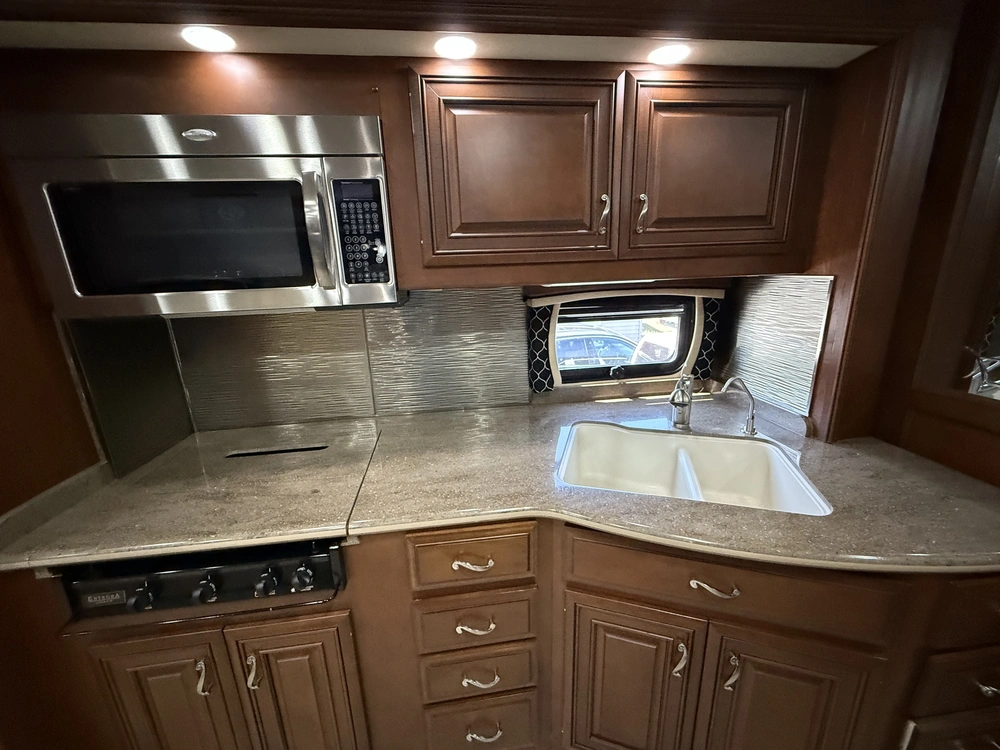 Entegra Coach Aspire 42rbq 2011 alt