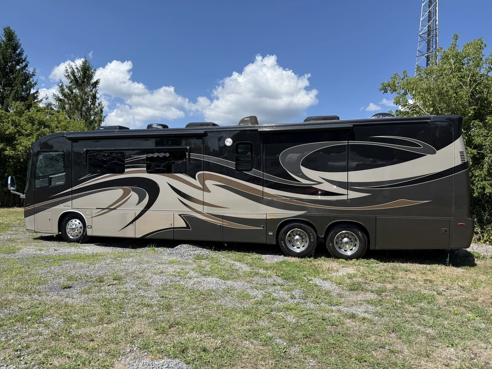 Entegra Coach Aspire 42rbq 2011 alt