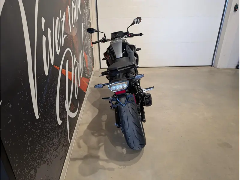 2022 BMW F900R thumbnail 4