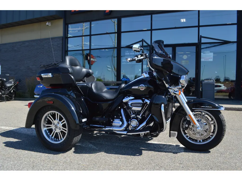 2024 Harley-Davidson FLHTCUTG TRI GLIDE ULTRA
